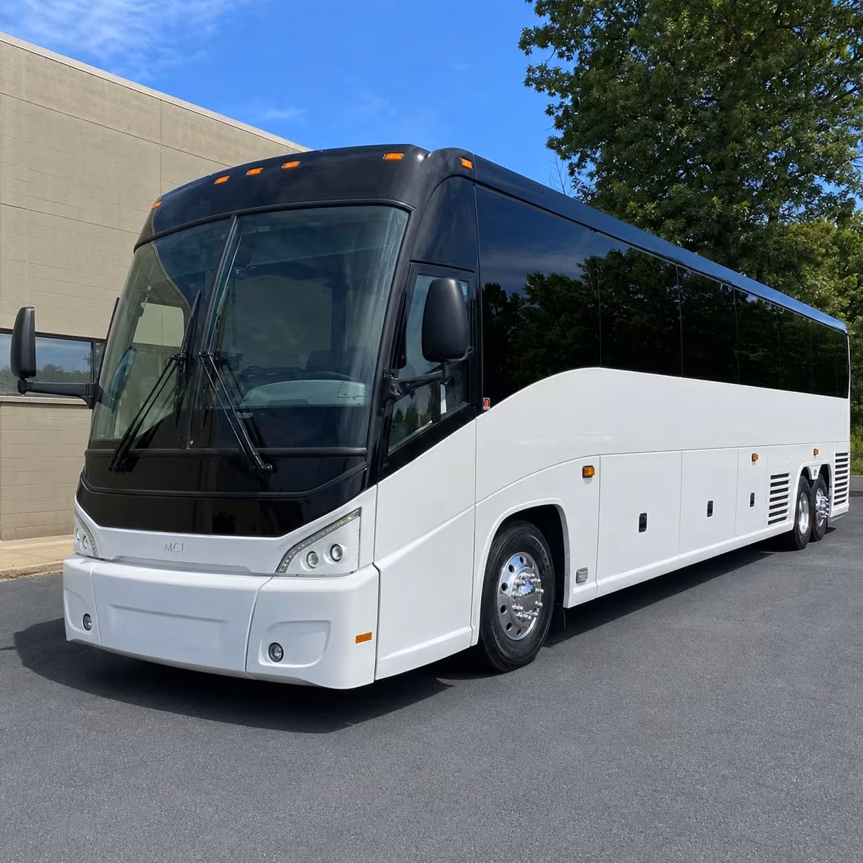 charter bus rentals for lakeland corporate team building and off site events