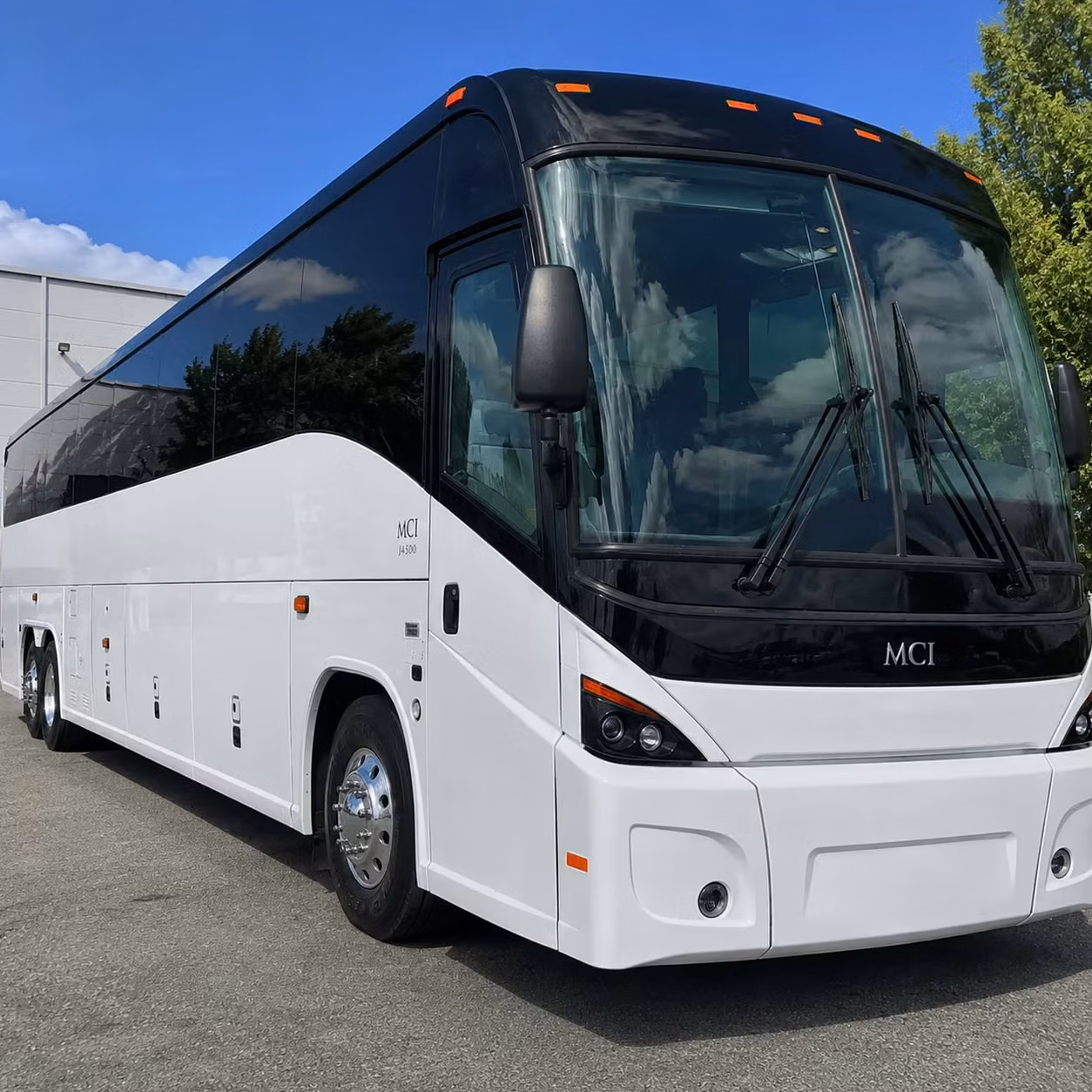 how trip distance and duration affect charter bus rates in lakeland